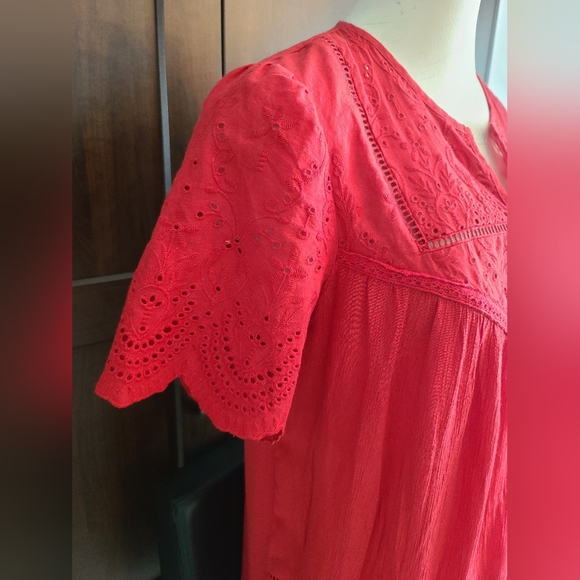 3/$15🌟NWOT Knox Rose Red Eyelet Shirt - Picture 3 of 7